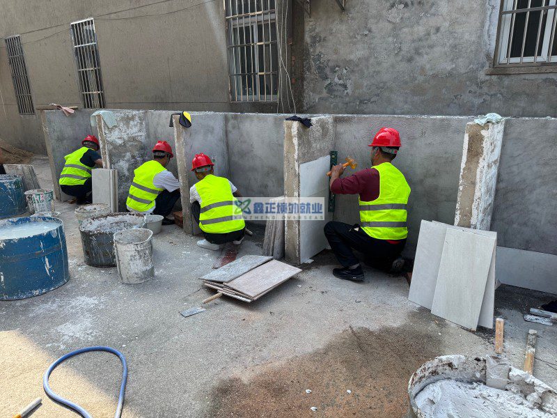 迪拜别墅装修瓷砖工考试现场