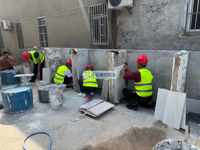 迪拜别墅装修瓷砖工考试现场