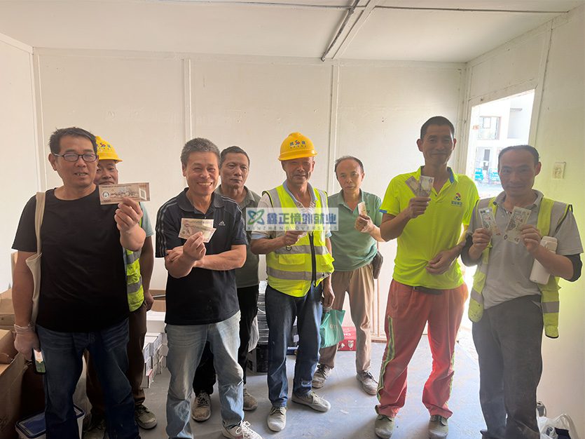 迪拜瓷砖工师傅们发生活费