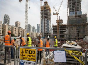 建筑工地克扣工资如何应对：一位工友“上满班却少发7000谢克”的处理方案与求助指引